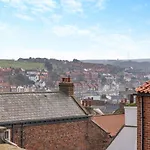 2 Bed In Oc-e31738 Whitby