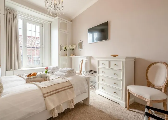 2 Bed In Oc-e31738 Whitby