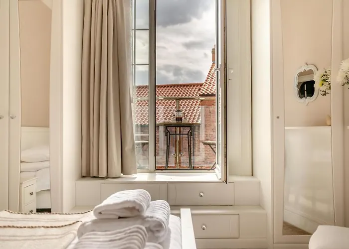 2 Bed In Whitby Oc-E31738